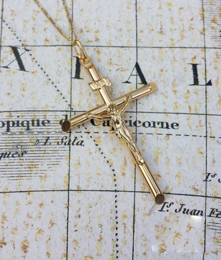 Large 9ct Yellow Gold Crucifix Pendant & Chain