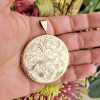 Vintage circular gold locket in 9ct gold Birmingham 1966